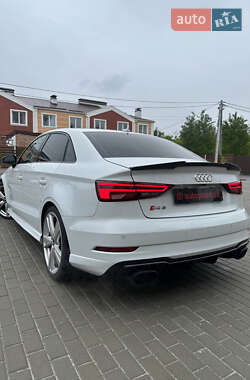 Седан Audi RS3 2018 в 