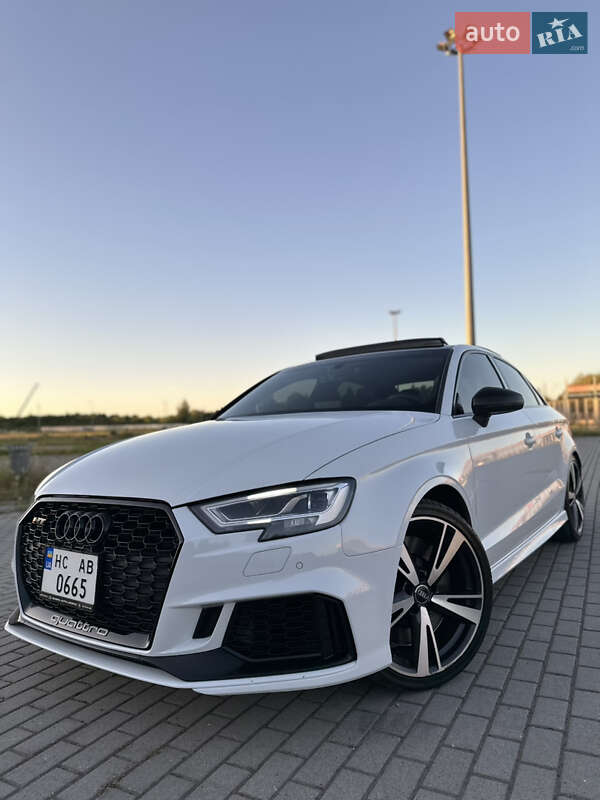 Седан Audi RS3 2017 в Львове