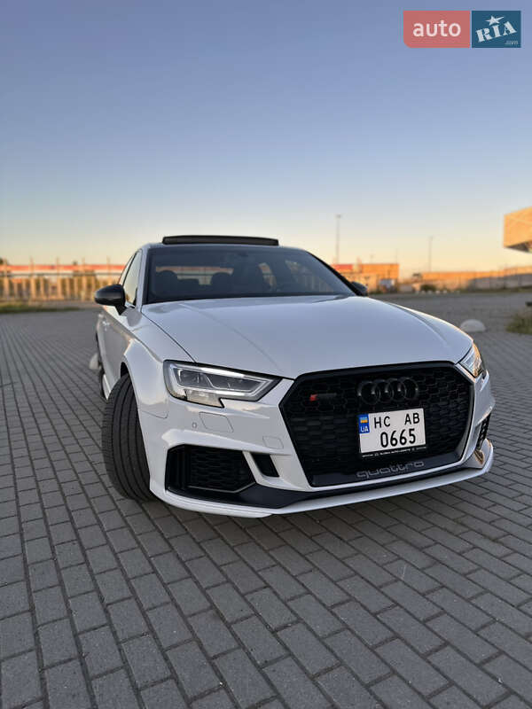 Седан Audi RS3 2017 в Львове