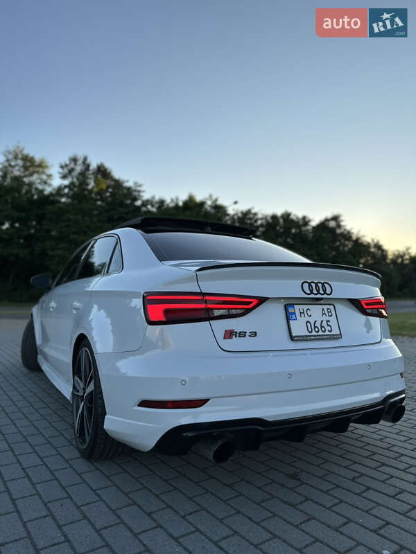 Седан Audi RS3 2017 в Львове