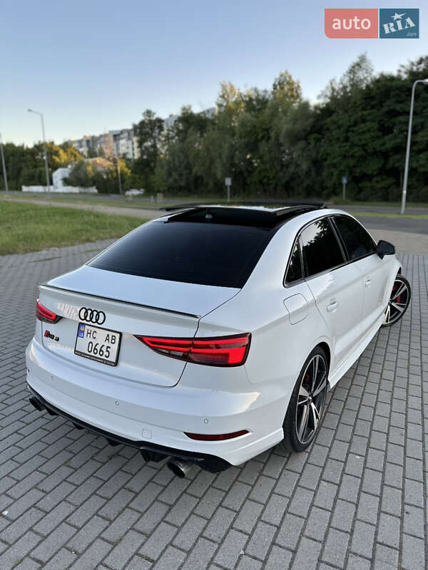 Седан Audi RS3 2017 в Львове