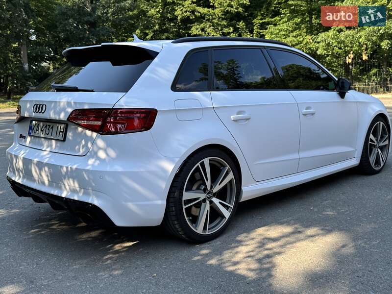 Хетчбек Audi RS3 2016 в Києві