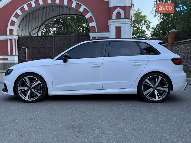 Хетчбек Audi RS3 2016 в Києві