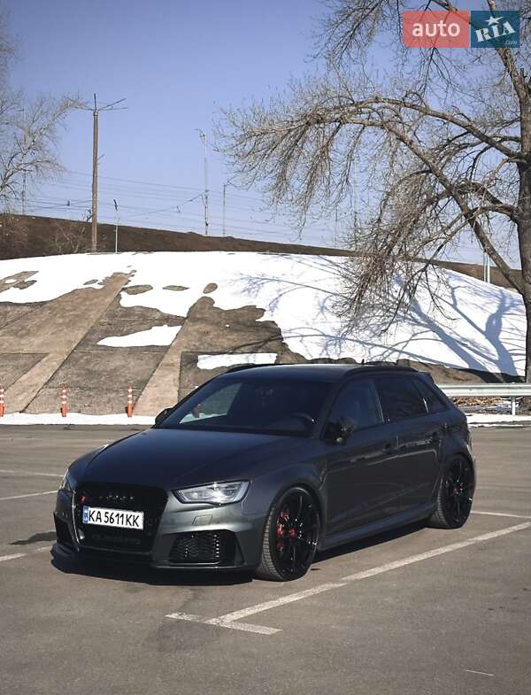 Седан Audi RS3 2016 в 