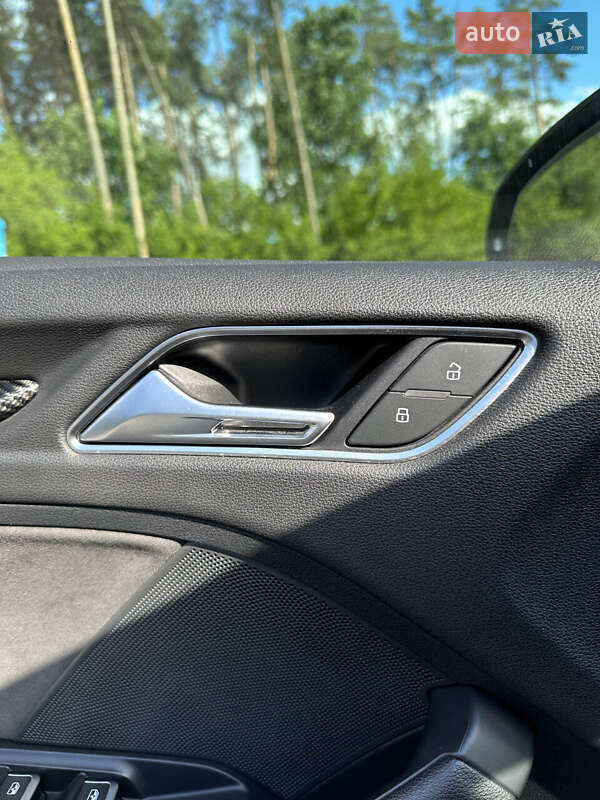 Седан Audi RS3 2018 в Білогородці