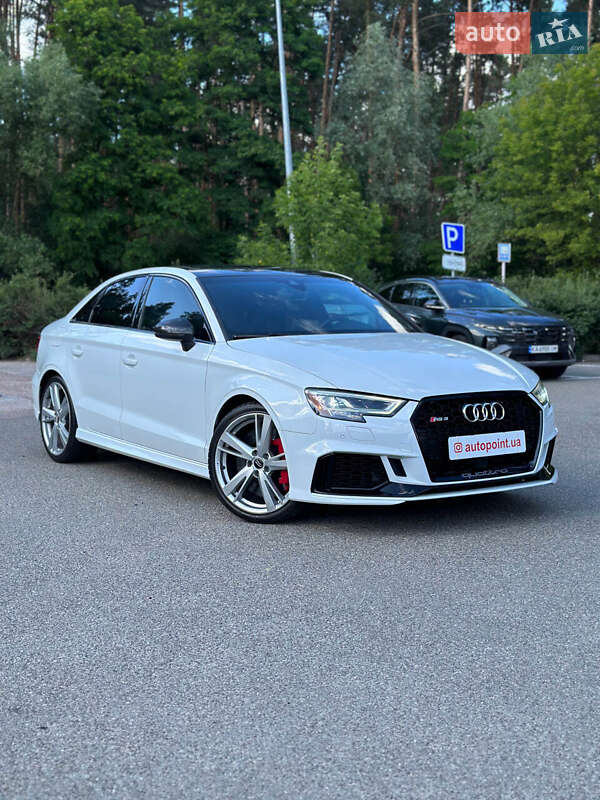 Седан Audi RS3 2018 в Білогородці