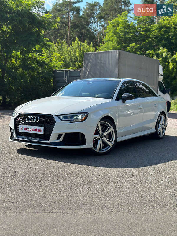 Седан Audi RS3 2018 в Білогородці