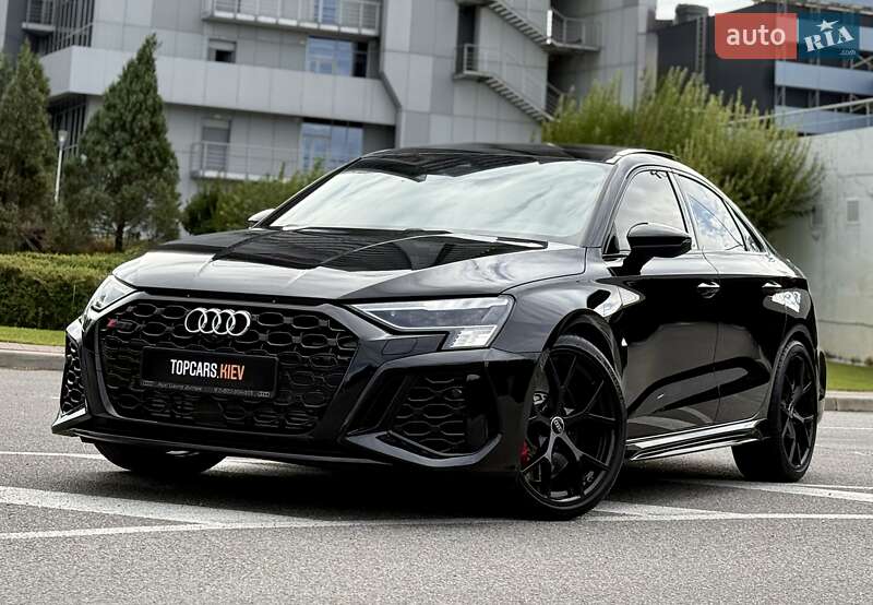 Седан Audi RS3 2022 в Киеве