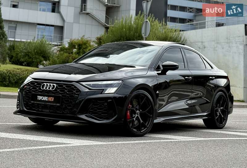 Седан Audi RS3 2022 в Киеве