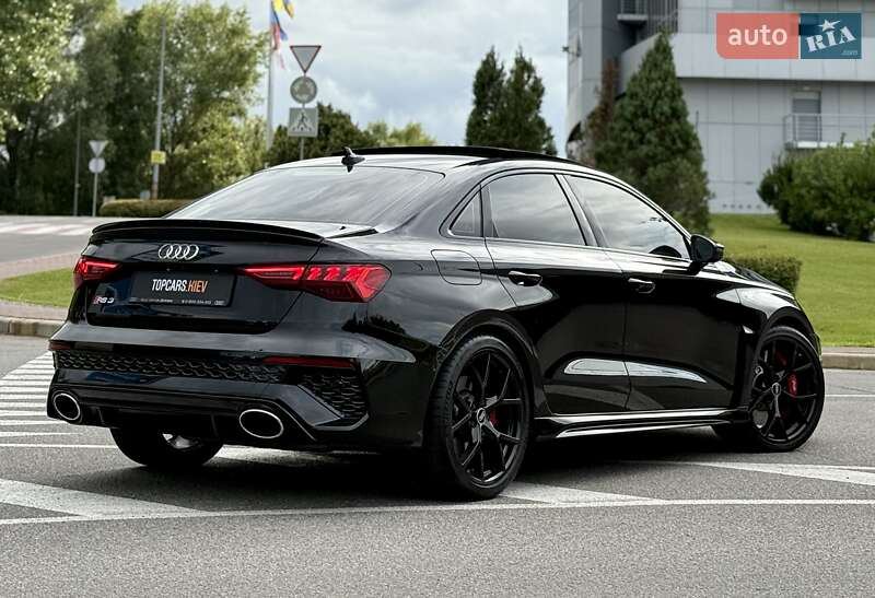 Седан Audi RS3 2022 в Киеве