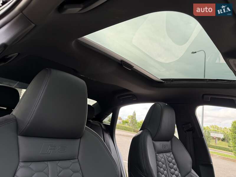 Седан Audi RS3 2022 в Киеве