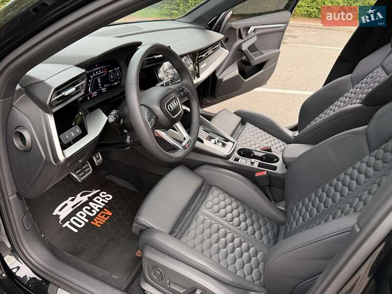 Седан Audi RS3 2022 в Киеве