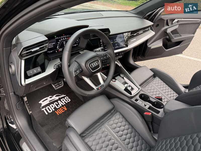 Седан Audi RS3 2022 в Киеве