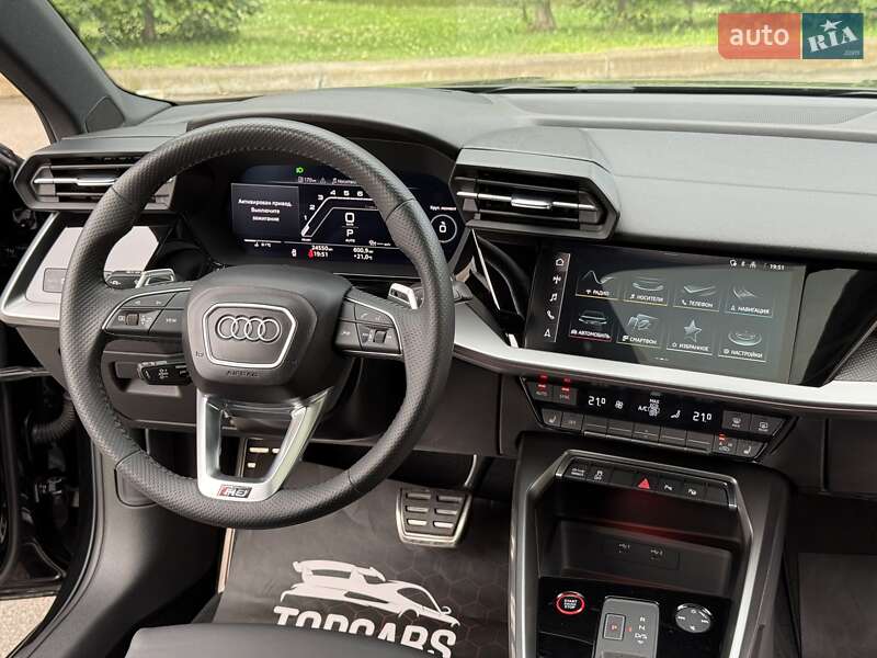 Седан Audi RS3 2022 в Киеве