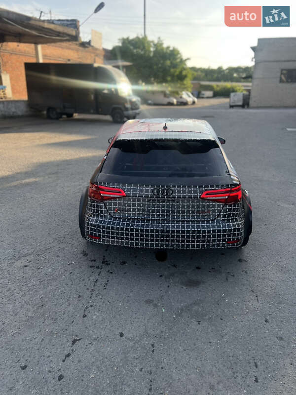 Седан Audi RS3 2019 в Днепре
