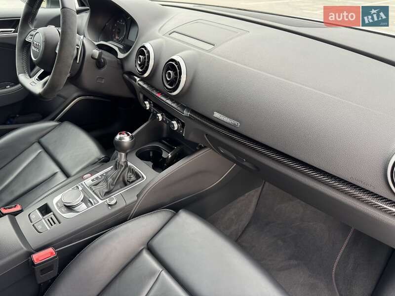 Хетчбек Audi RS3 2016 в Києві