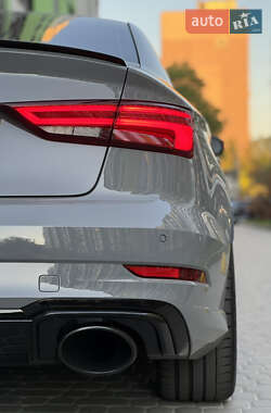 Седан Audi RS3 2018 в 