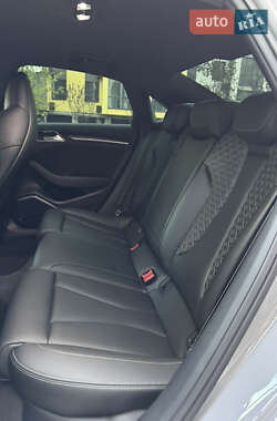 Седан Audi RS3 2018 в 