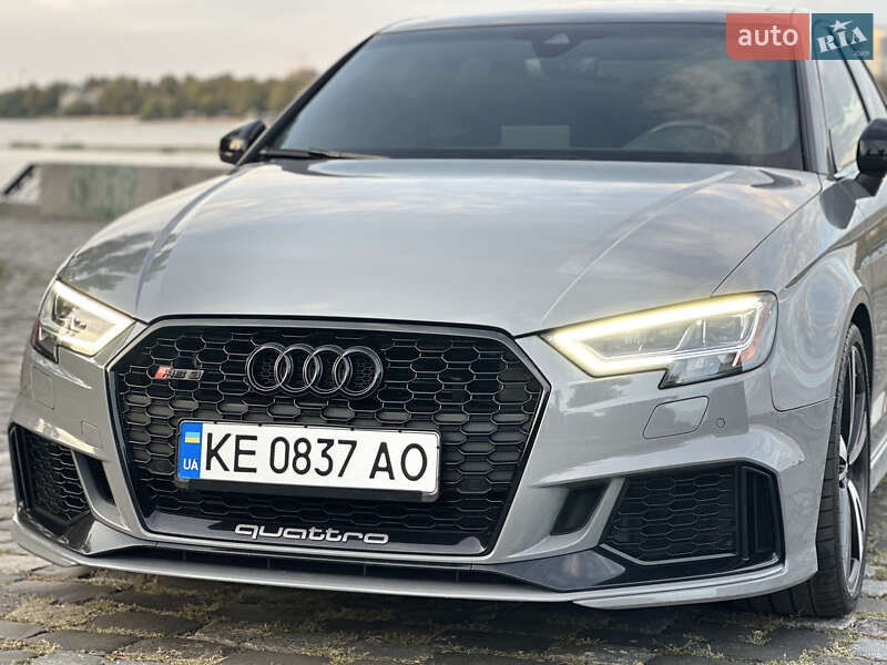 Седан Audi RS3 2020 в Киеве