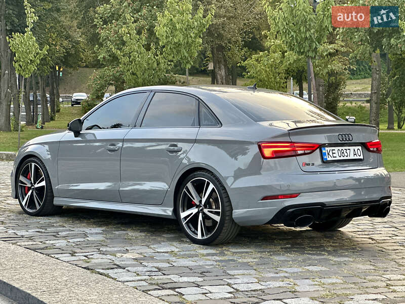 Седан Audi RS3 2020 в Киеве
