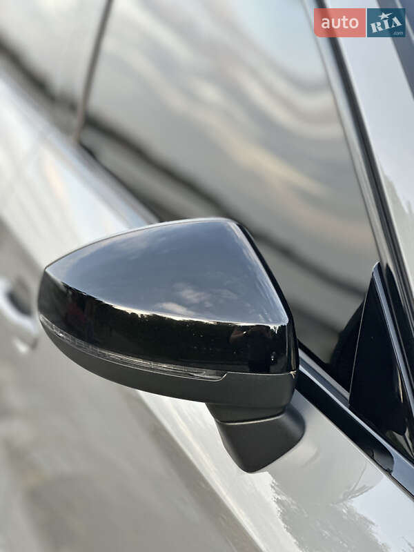 Седан Audi RS3 2020 в Киеве