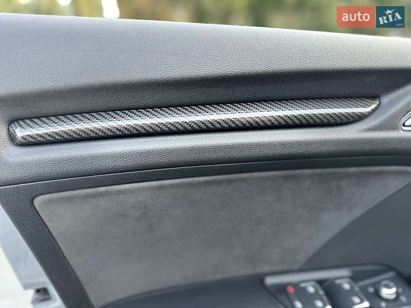 Седан Audi RS3 2020 в Киеве