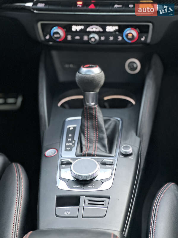 Седан Audi RS3 2020 в Киеве