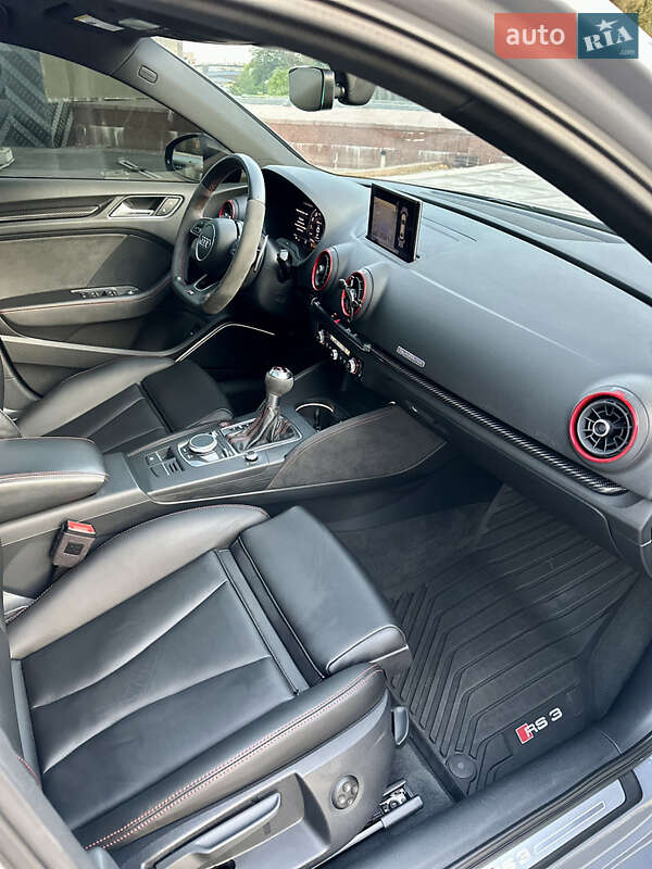 Седан Audi RS3 2020 в Киеве