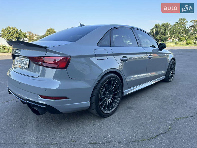 Седан Audi RS3 2017 в Киеве фото 4 Седан Audi RS3 2017 в Киеве