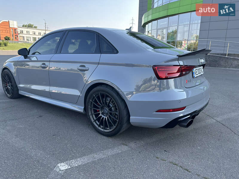 Седан Audi RS3 2017 в Киеве фото 28 Седан Audi RS3 2017 в Киеве