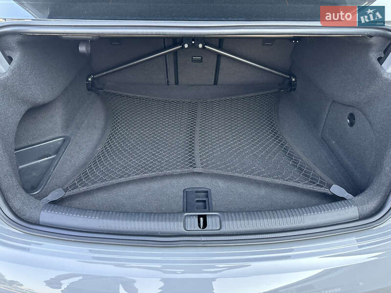 Седан Audi RS3 2017 в Киеве фото 32 Седан Audi RS3 2017 в Киеве