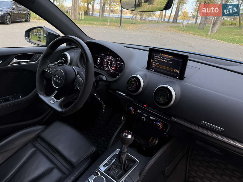 Седан Audi RS3 2017 в Києві фото 27 Седан Audi RS3 2017 в Києві