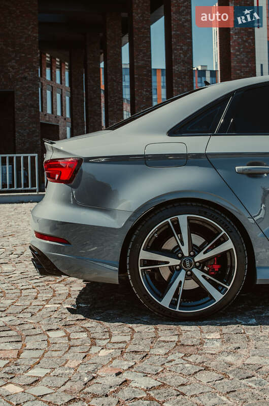 Седан Audi RS3 2020 в Киеве