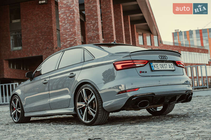 Седан Audi RS3 2020 в Киеве