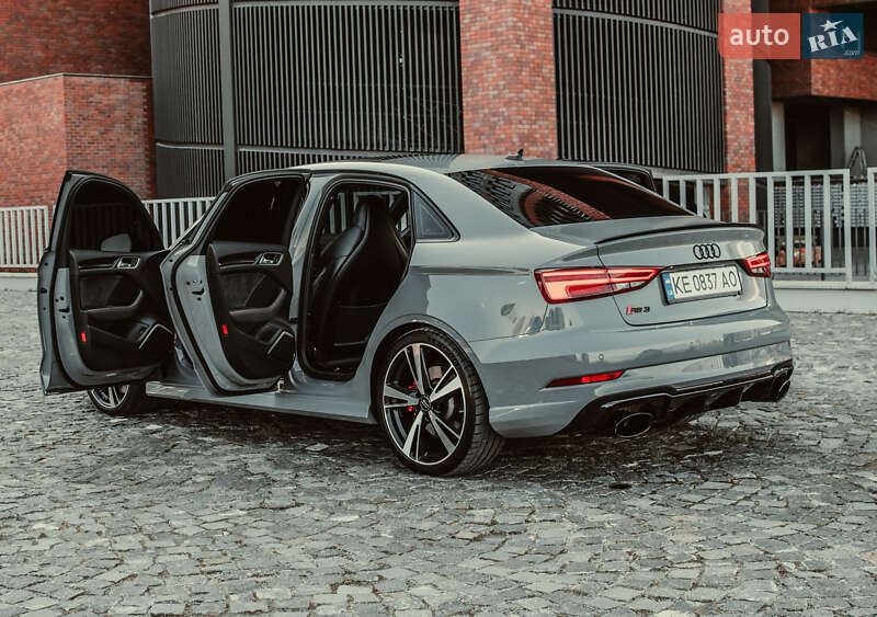 Седан Audi RS3 2020 в Киеве