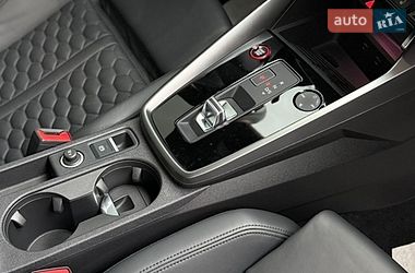 Седан Audi RS3 2022 в Умані