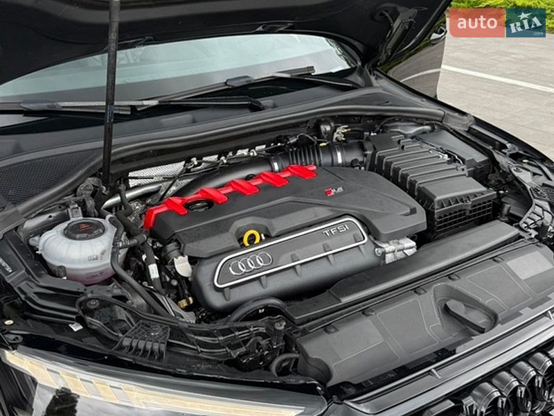 Седан Audi RS3 2022 в Умані