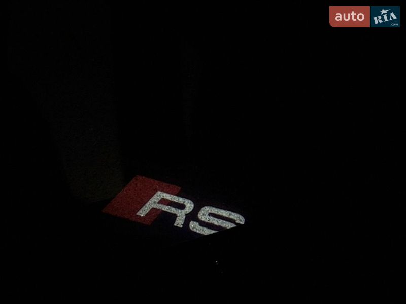 Седан Audi RS3 2022 в Умані