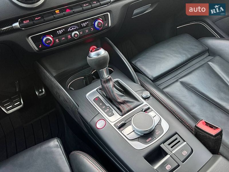 Седан Audi RS3 2016 в Києві фото 16 Седан Audi RS3 2016 в Києві