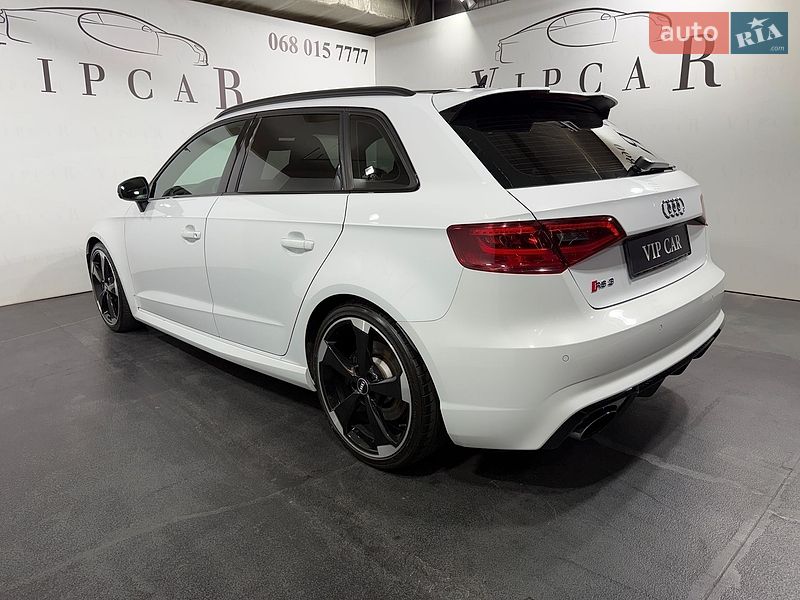 Седан Audi RS3 2016 в Киеве
