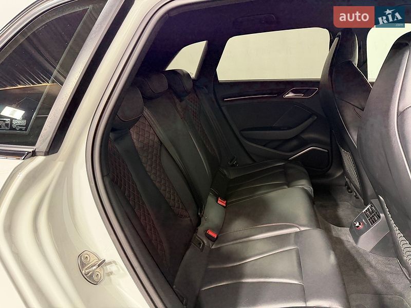 Седан Audi RS3 2016 в Киеве