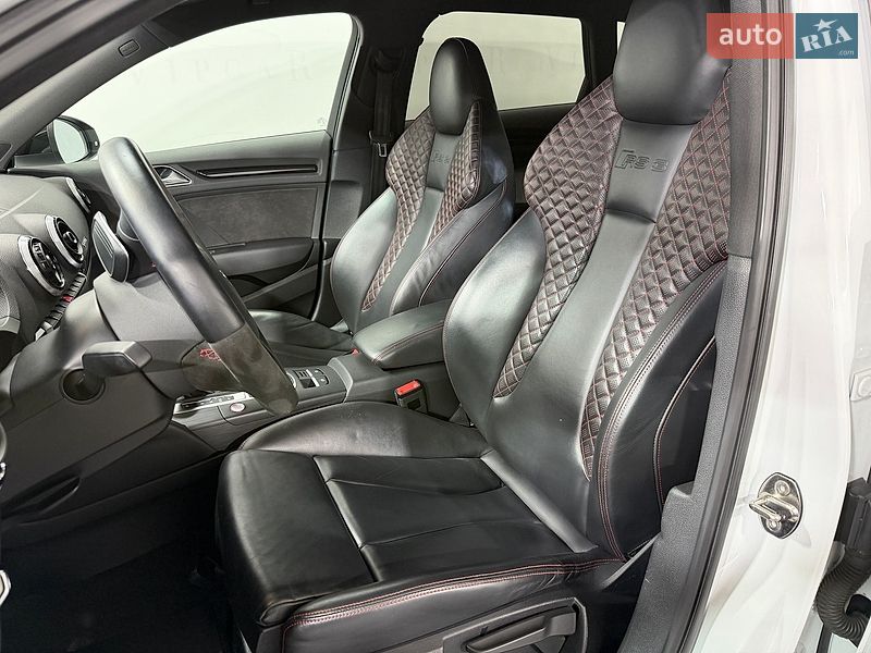 Седан Audi RS3 2016 в Киеве
