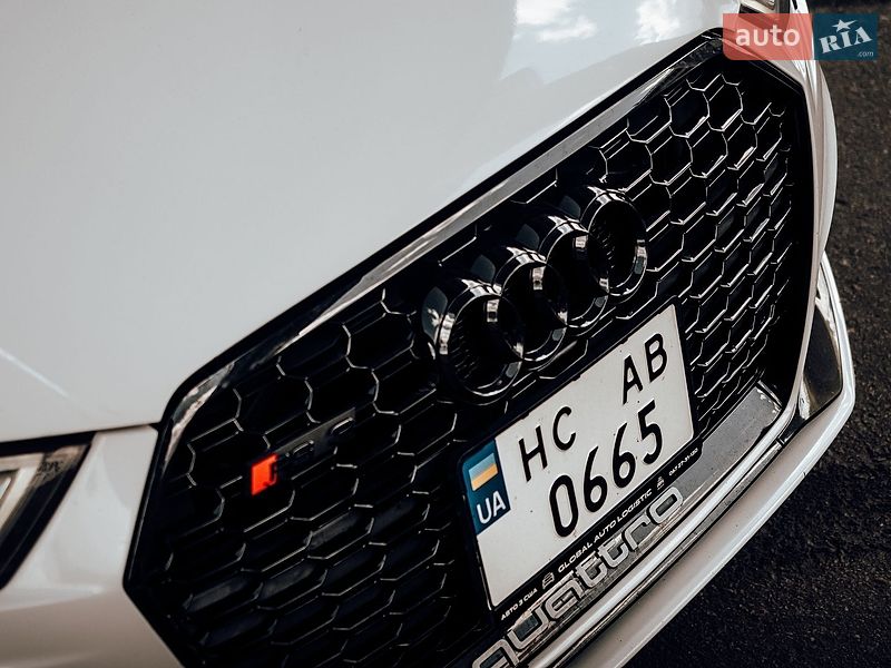 Седан Audi RS3 2017 в Киеве