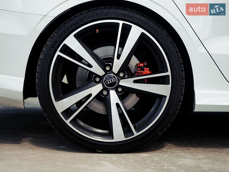 Седан Audi RS3 2017 в Киеве