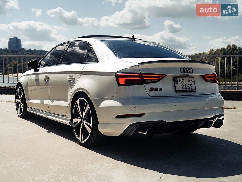 Седан Audi RS3 2017 в Киеве