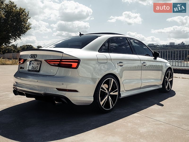 Седан Audi RS3 2017 в Киеве
