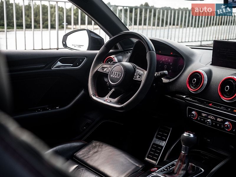 Седан Audi RS3 2017 в Киеве