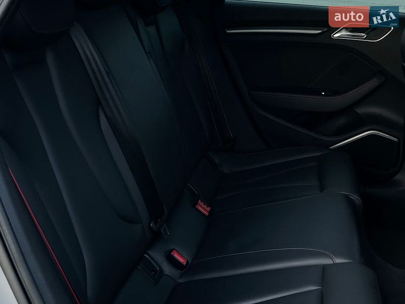Седан Audi RS3 2018 в Києві