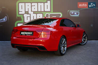 Купе Audi RS5 2011 в 