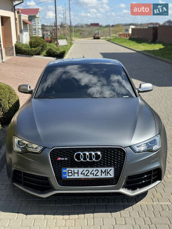Купе Audi RS5 2015 в 